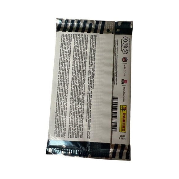 2024 Panini Absolute Football Trading Cards Pack – 5 Cards (Jalen Hurts Cover) - Picture 2 of 2